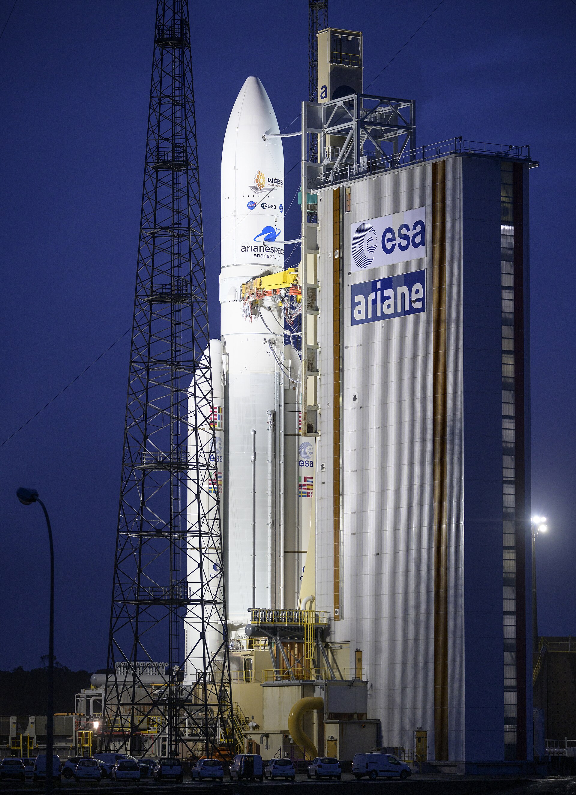 Lanceur Ariane 5 sur le pas de tir de Kourou, décembre 2021.